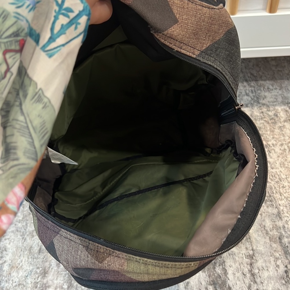 Dakine backpack - Picture 2 of 5